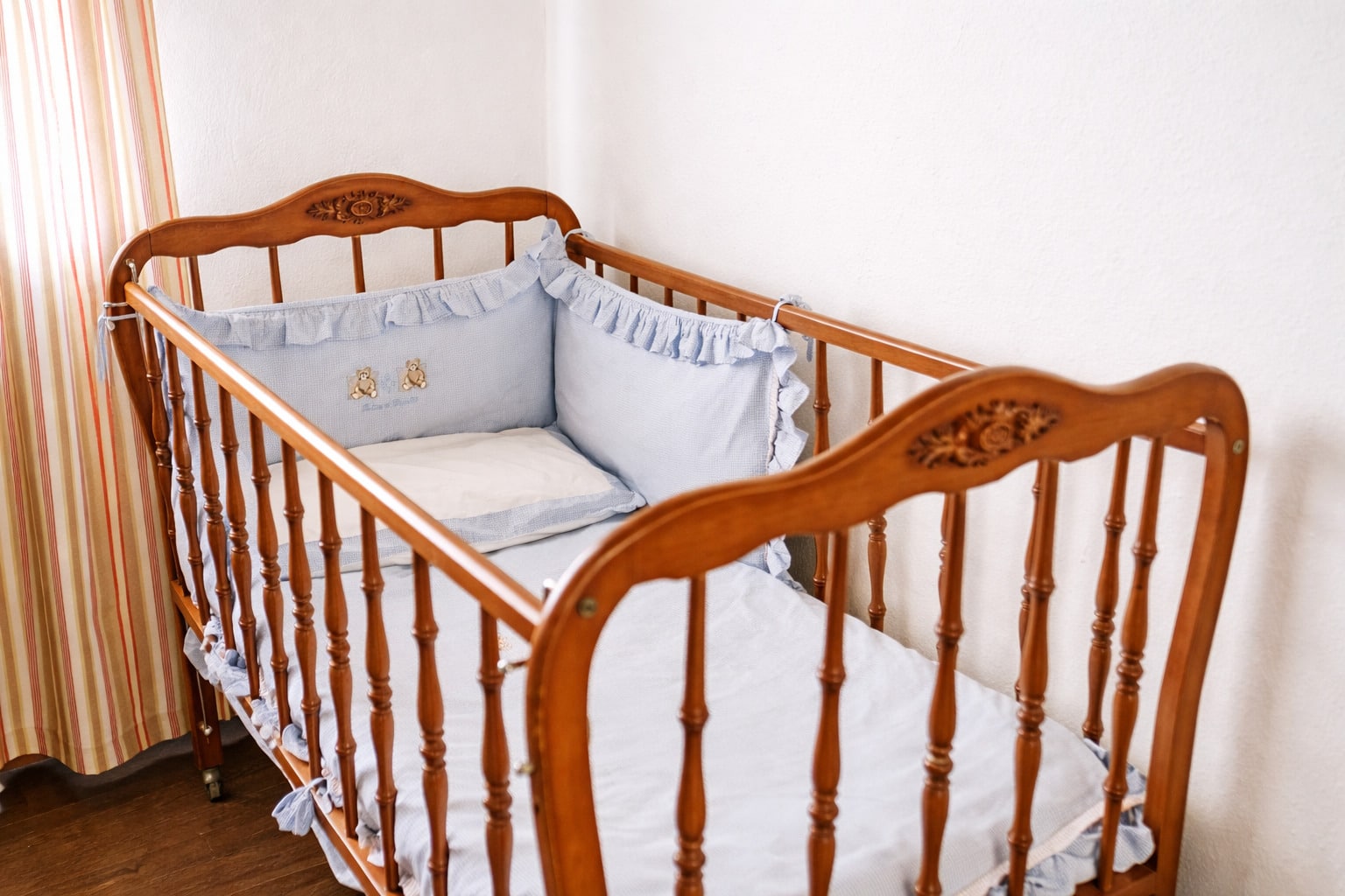 Cuna para bebés disponible bajo petición