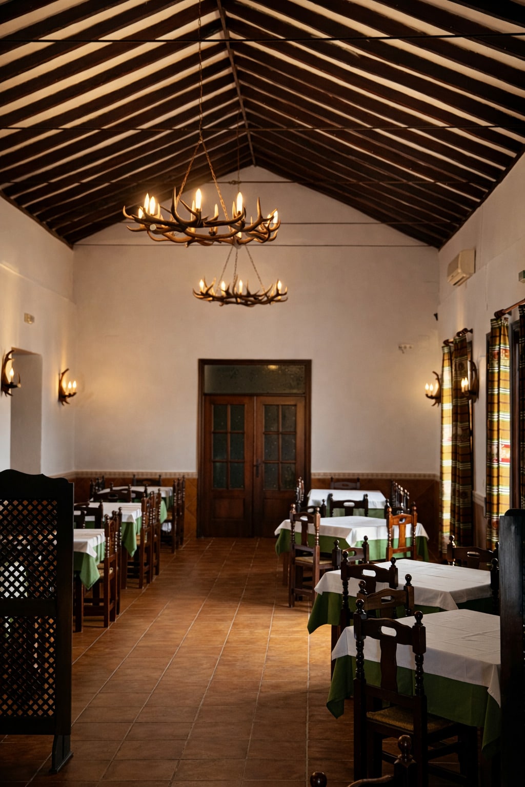 Salón comedor del cortijo El Mirador del Valle, donde se sirven los desayunos